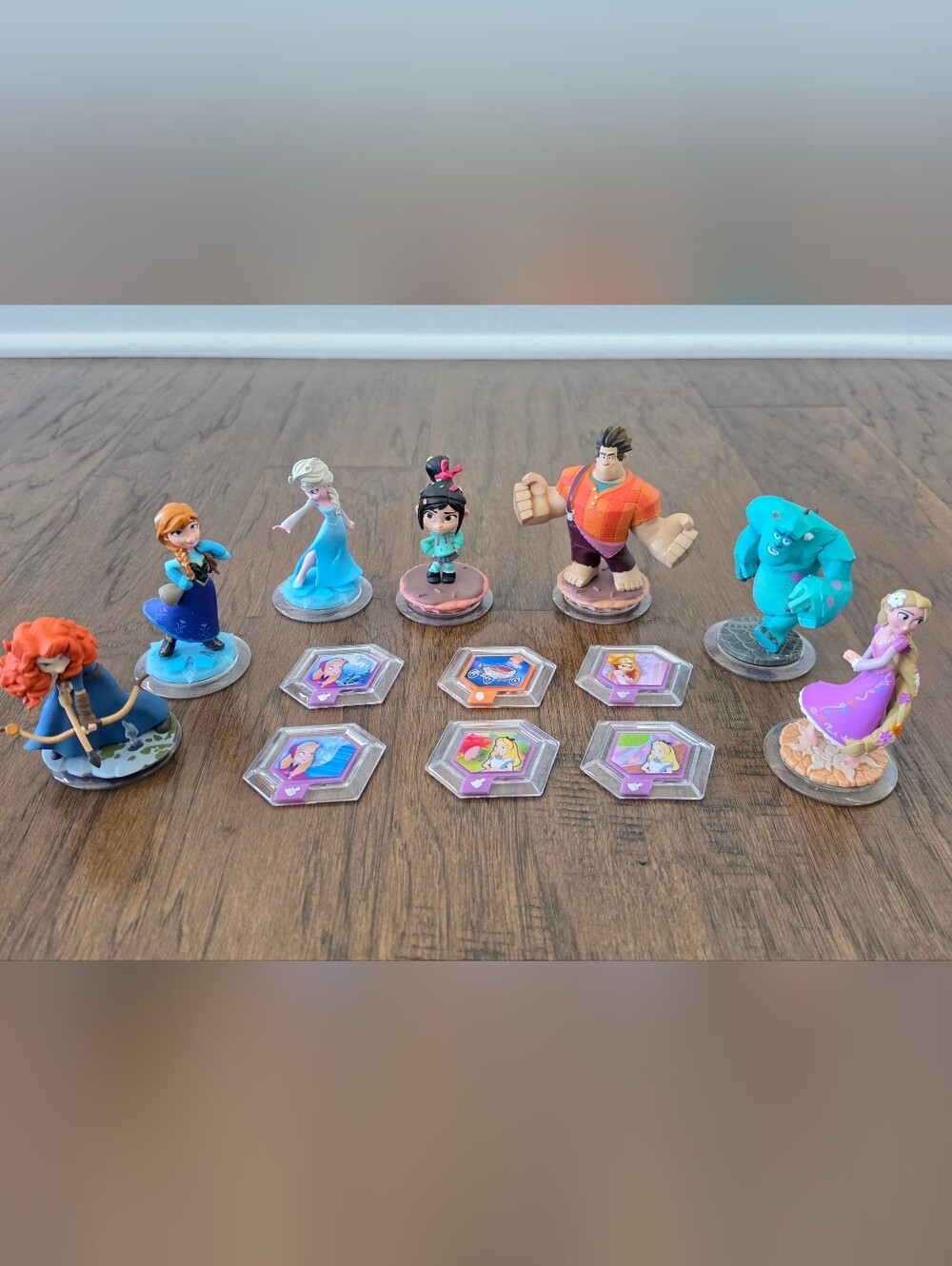 Nintendo Wii Disney Infinity Characters & Power Discs Lot